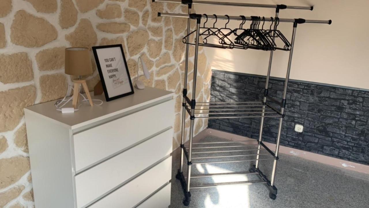 Zimmer In Wohnung Monteure Apartment Kuche Modern Enger Exterior photo
