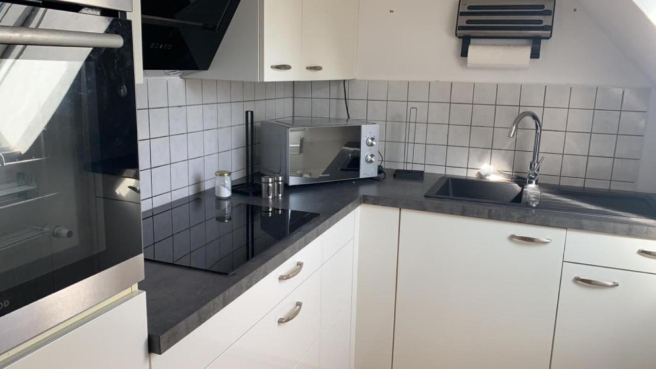 Zimmer In Wohnung Monteure Apartment Kuche Modern Enger Exterior photo